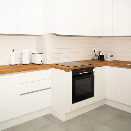 Center Stylish Quiet Street Hosts 5 People Apartment Sofia