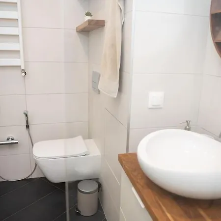 Center Stylish Quiet Street Hosts 5 People Apartment Sofia